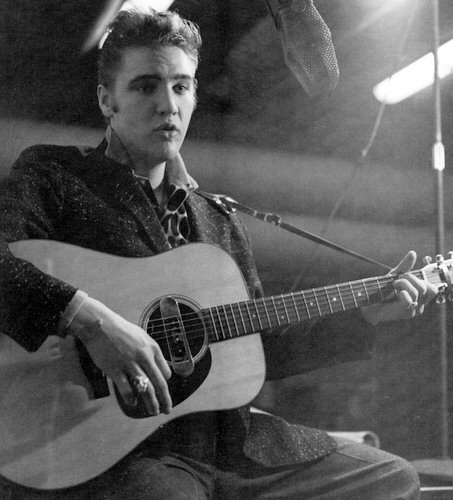 Elvis 1950s in Studio